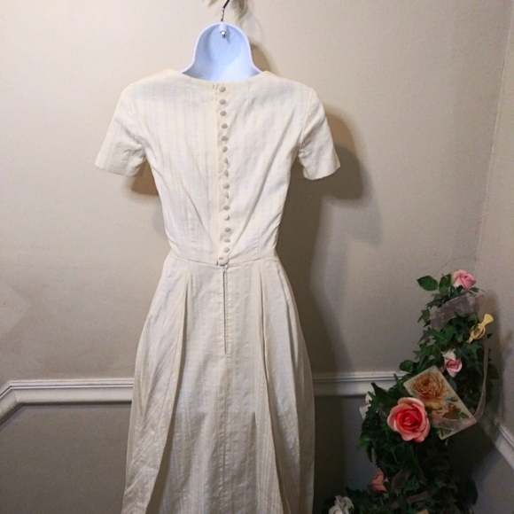 Vintage 50's Handmade Bow Trimmed Embroidered Stripe Ivory Brocade Wedding Dress - Picture 5 of 13